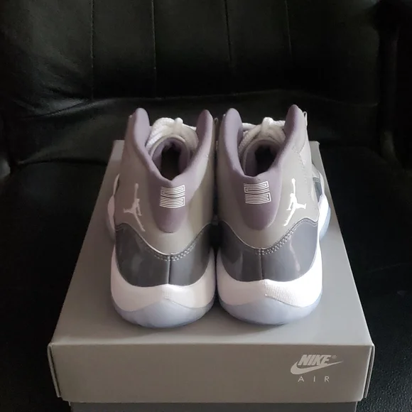 AIR JORDAN 11 RETRO (GS) 'Cool Grey' 2021 - Picture 7 of 16
